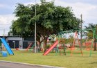 Praça da Rua Maranhão recebe novos equipamentos para lazer das crianças de Chapadão do Sul