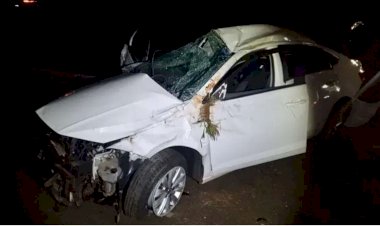 Cinco ficam feridos após motorista rampar em rotatória e capotar diversas vezes na BR-060