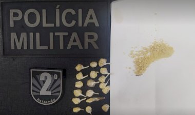 Policiais militares do 2º Pelotão da 1ª Cia do 2º Batalhão de Polícia Militar realizaram o cumprimento de dois mandados de prisão e uma prisão por tráfico de drogas