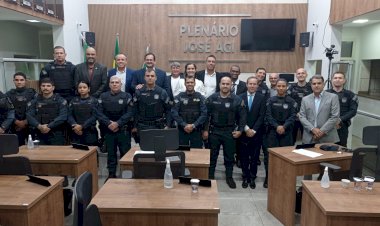 Comandante do 13° BPM, juntamente com sua tropa recebem “Moção de Aplausos” da Câmara Municipal de Vereadores de Paranaíba/MS