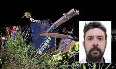 Piloto morre após avião agrícola colidir com torre e cair na zona rural de Serranópolis