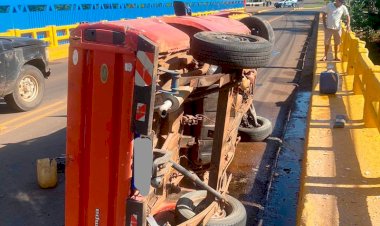 Motorista com documentos irregulares e embriagado tomba veículo sobre ponte do Rio Sucuriú