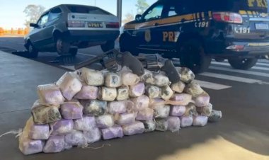 PRF apreende 12,9 kg de cocaína e duas armas de fogo em Paranaíba