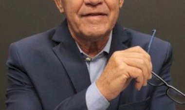 Carnaval e política: próximos e tão parecidos