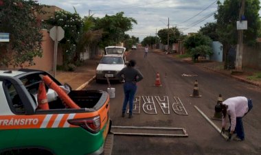Demutran reforça sinalização viária no bairro Esplanada