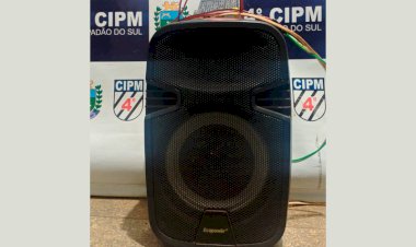 Homem é preso e teve o aparelho de som recolhido pela PM após denúncia