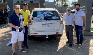 Adesivaço de Defensor Ernany reúne apoiadores e marca início da campanha em Chapadão do Sul