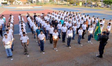 Cerca de 200 jovens recebem Certificado de Dispensa de Incorporação em Chapadão do Sul