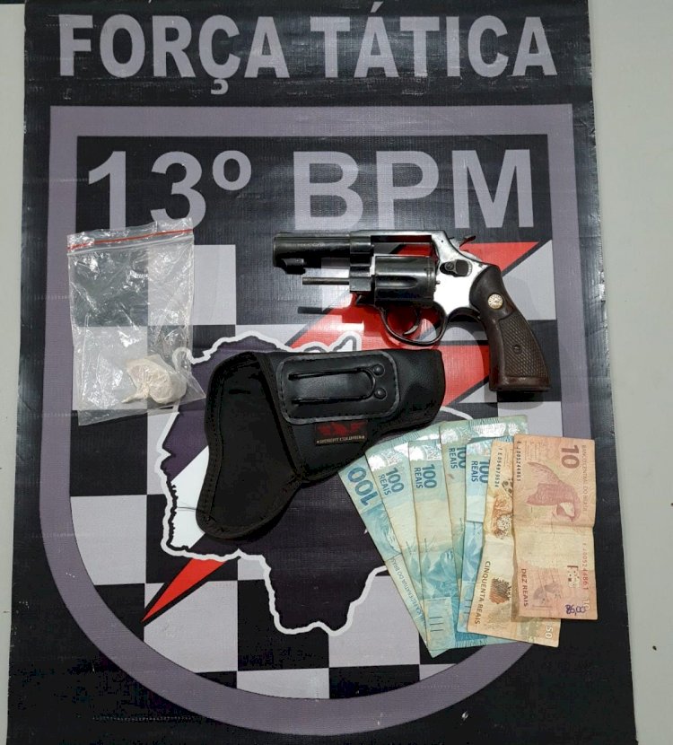 Polícia Militar prende homem por porte ilegal de arma de fogo e tráfico de drogas em Paranaíba