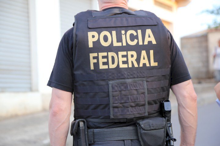PF prende despachante por falsificação de declarações em processos migratórios no MS