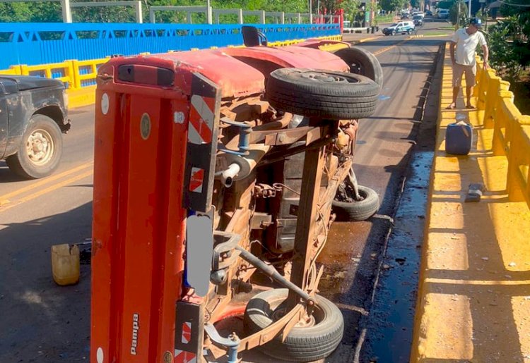 Motorista com documentos irregulares e embriagado tomba veículo sobre ponte do Rio Sucuriú