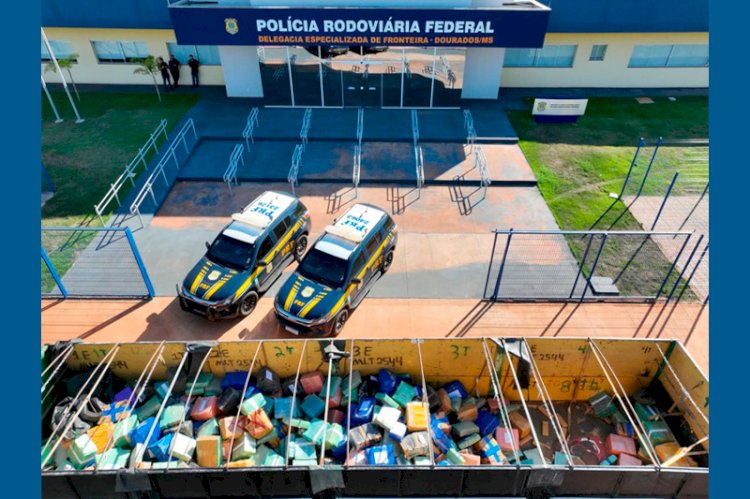 PRF apreende mais de 12,6 toneladas de maconha oculta em carga de caminhão