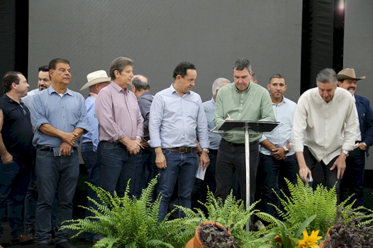 Governador assina ordem de licitação para revitalização da Av. 306 de Chapadão do Sul