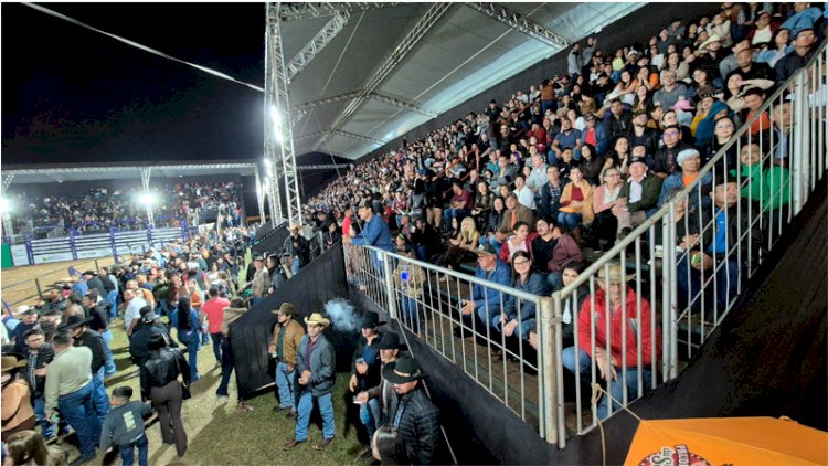 Grande público prestigia a 32ª Exposul nesta quinta-feira (04)